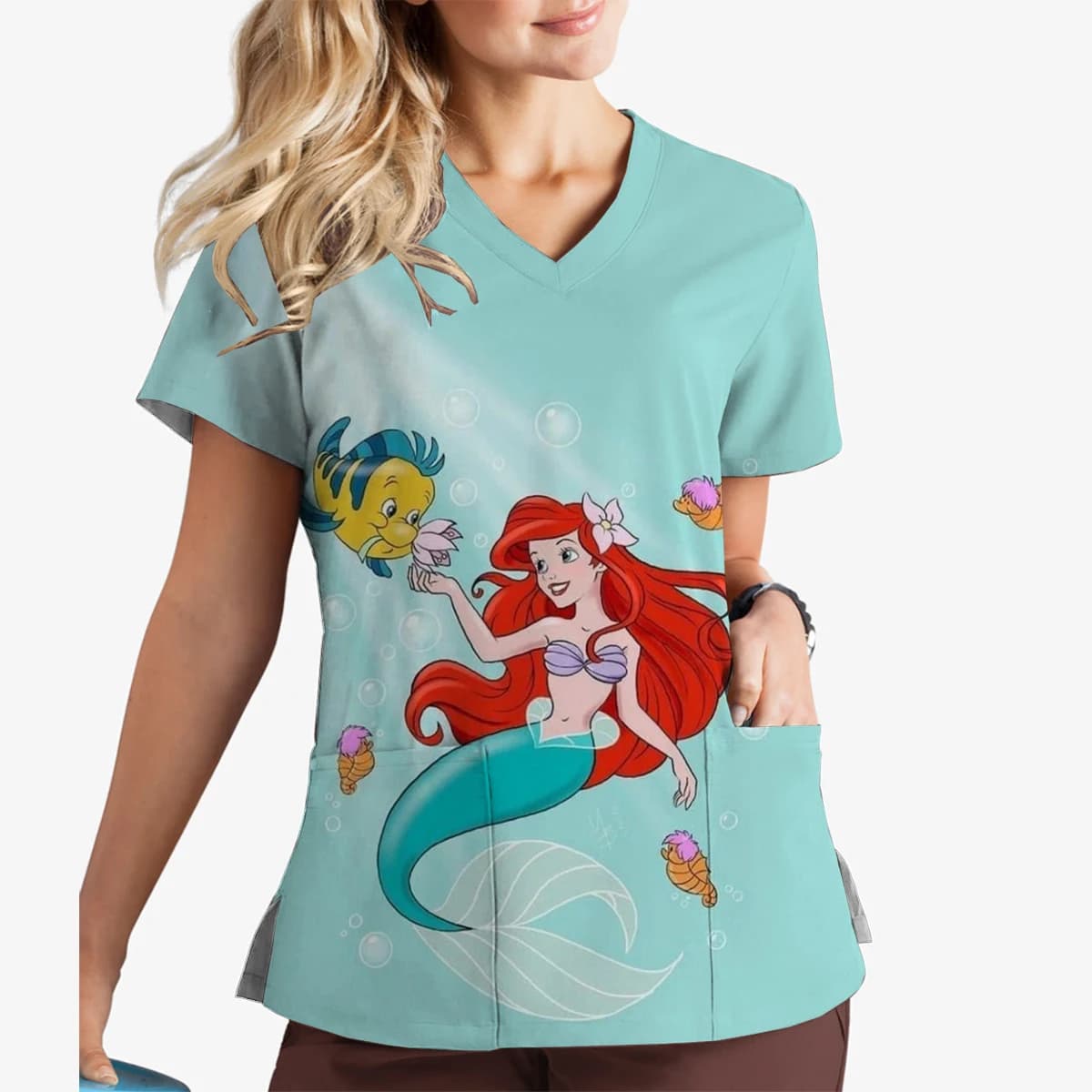 Nuove donne Scrub Magliette e camicette Abbigliamento Medico Con Scollo A V Magliette E Camicette Disney Sirena Principessa Ariel Stampato Abiti Da Lavoro Abbigliamento Donna T-Shirt