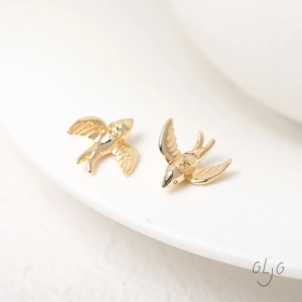 4 Pezzi Ciondolo a Forma di Rondine in Ottone Placcato Oro 18K, Accessori per Creazione di Gioielli Fai-da-Te