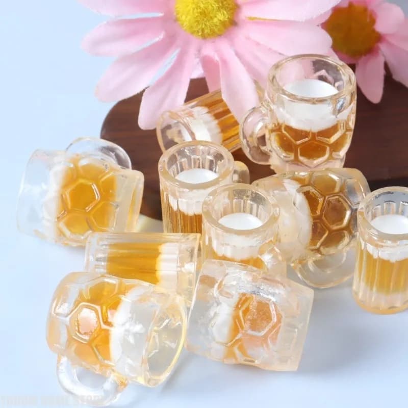 10 Pezzi Mini Bicchieri da Birra Simulati per Casa delle Bambole, Miniature in Resina, Modelli di Bicchieri, Oggetti di Scena per Foto, Decorazioni, Statuette