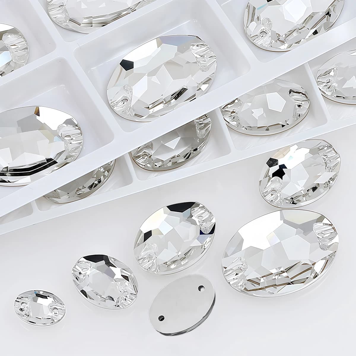 Strass ovale in vetro trasparente ellittico con 2 fori sul retro piatto da cucire su strass artigianali per borse da sposa, ornamenti per indumenti