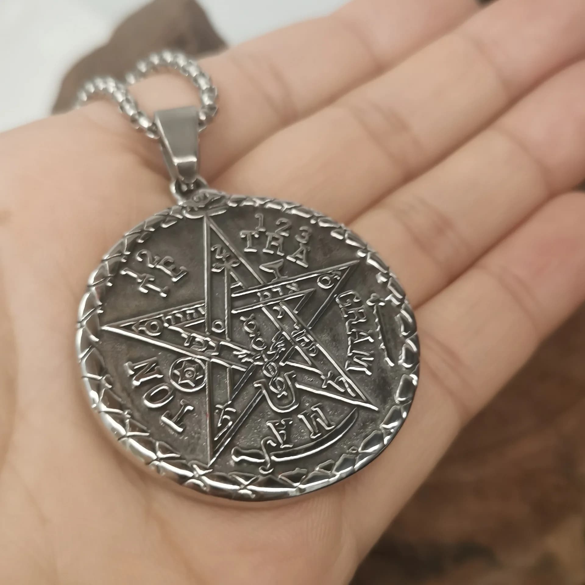 Vintage Pentagram/Witchcraft Pendulum Antique-style Men's Medale Necklace with 24-inch Chain Protective Magical Amulet