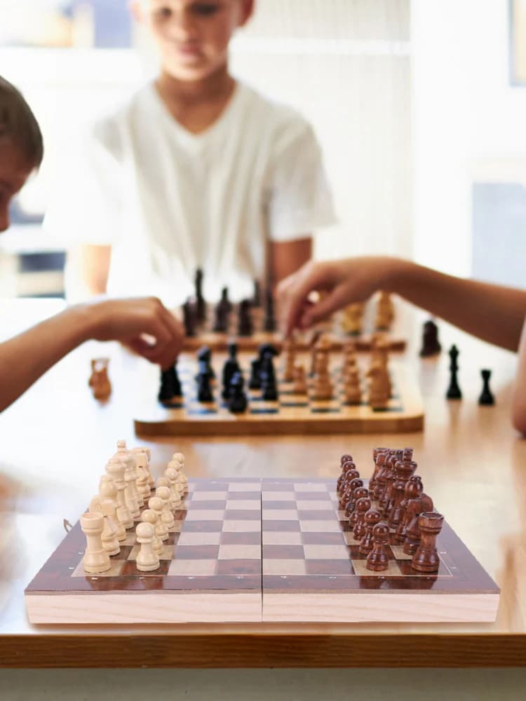 Scacchiera Grande 29x29cm per Sviluppare il Pensiero Strategico, 3 in 1: Scacchi, Dama, Backgammon, Scacchiera Pieghevole per Bambini e Adulti
