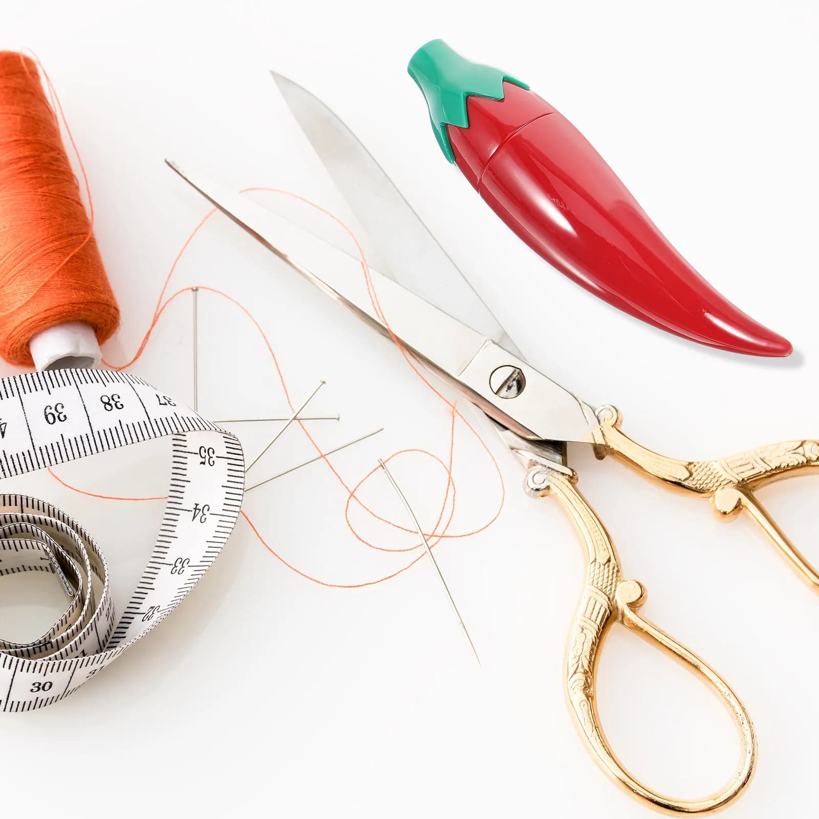 1Set Needle Holder Multi-Function Chili Shaped Needle Case Portable Wear-Resistant Storage Box for Knitting Sewing Thread