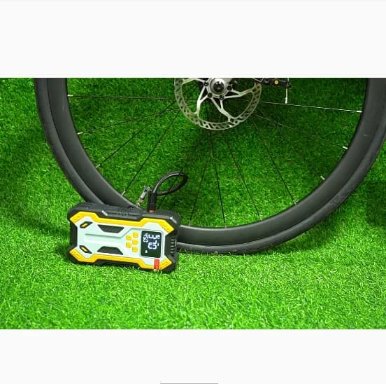 Jump Starter with Air Compressor 6000A Portable Car (9.0 Gas/6.5L Diesel) with 160PSI Auto-Shutoff Tire Inflator