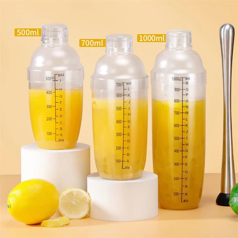 Resina per PC Cocktail Shaker Martini Shaker a mano Tazza con bilance 350ml/500ml/700ml/1000ml Tè al latte Vino Bevanda Shaker Mixer Bar Strumento