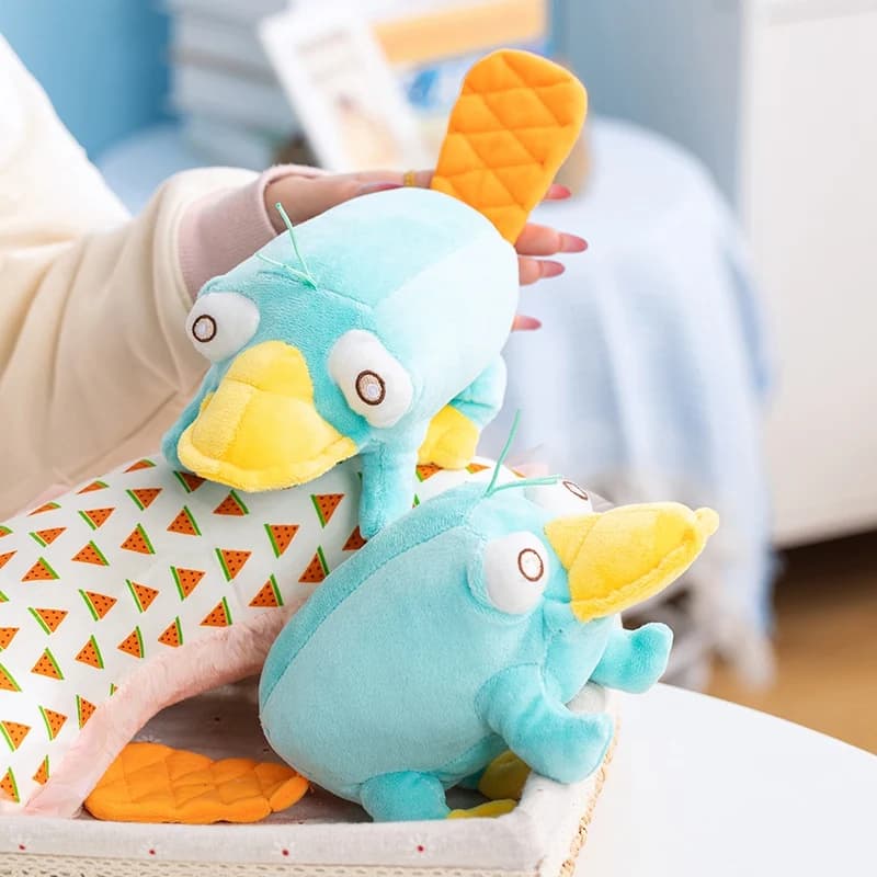 Peluche Perry il Platypus Morbido da 25 cm, Simpatico Animale di Peluche Blu, Bambola Kawaii, Regalo Adorabile per i Fan