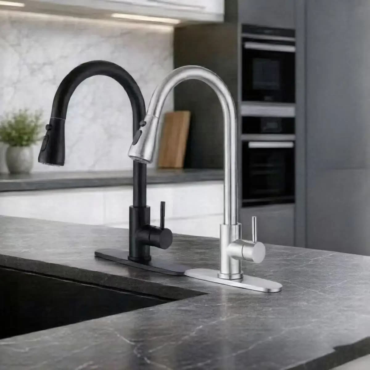 Kitchen Faucet Single Hole Pull Out Spout Kitchen Sink Mixer Tap Stream Sprayer Head Chrome/Black Mixer Tap