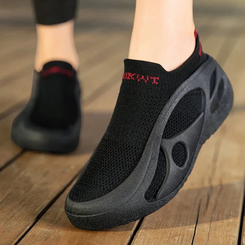 Summer Mens Running Shoes Mesh Breathable Slip-On Sports Sneakers Couple Casual Socks Design Tennis Shoes Plus Size 36-48 MSH087