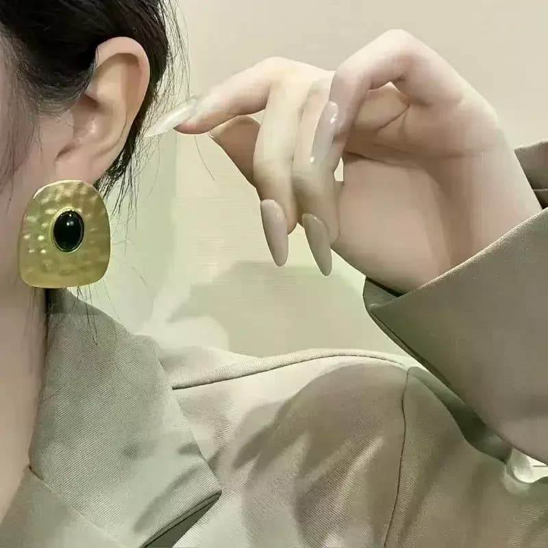 Vintage Alloy Black Stone Push Dangle Earrings For Women Jewelry Trendy Girls' Daily Statement Earrings Accessories