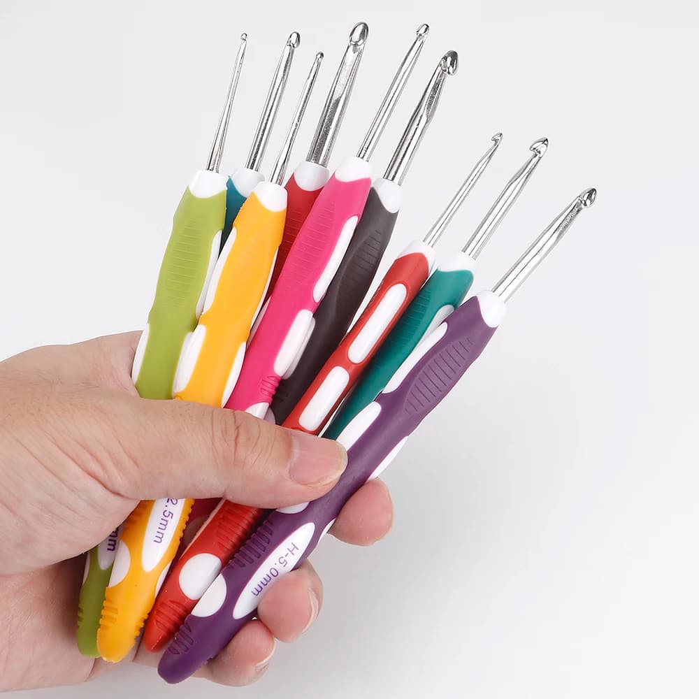 9pcs/Set DIY Crochet Hook Set with Smooth Soft Handles Knitting Needles for Hand Weaving Yarns Creative Art & Craft Projects
