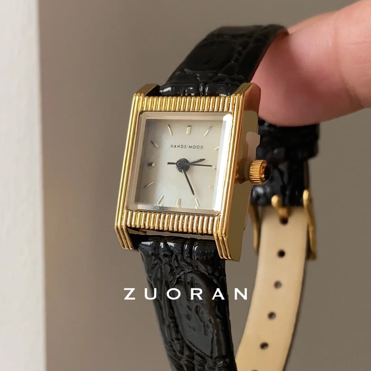 New women's wristwatch, square dial, exclusive and elegant luxury, fashionable quartz watch, a perfect gift for women.