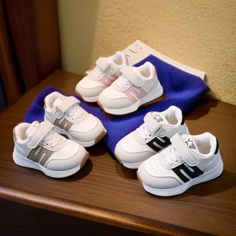 Scarpe da ginnastica per bambini Four Seasons Scarpe da tavolo leggere per ragazzi e ragazze alla moda in pelle marrone Scarpe casual per bambini di 2-6 anni