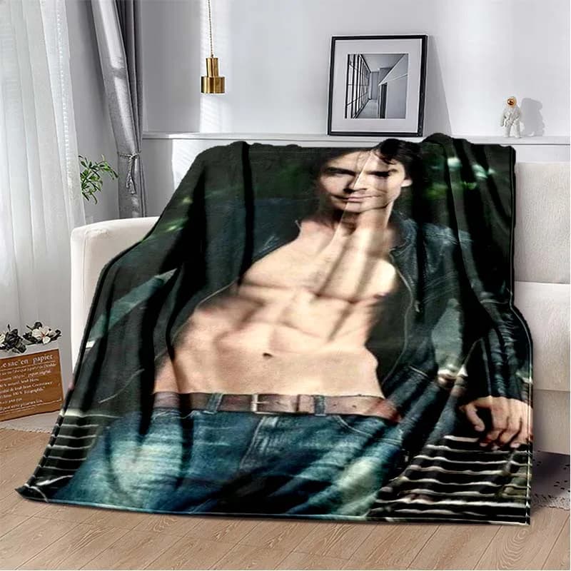 Nuova Coperta in Flanella di Vampire Diaries Damon Salvatore 2026, per Casa, Divano, Letto, Ufficio, Coperta Morbida per Picnic e Viaggi, Regalo