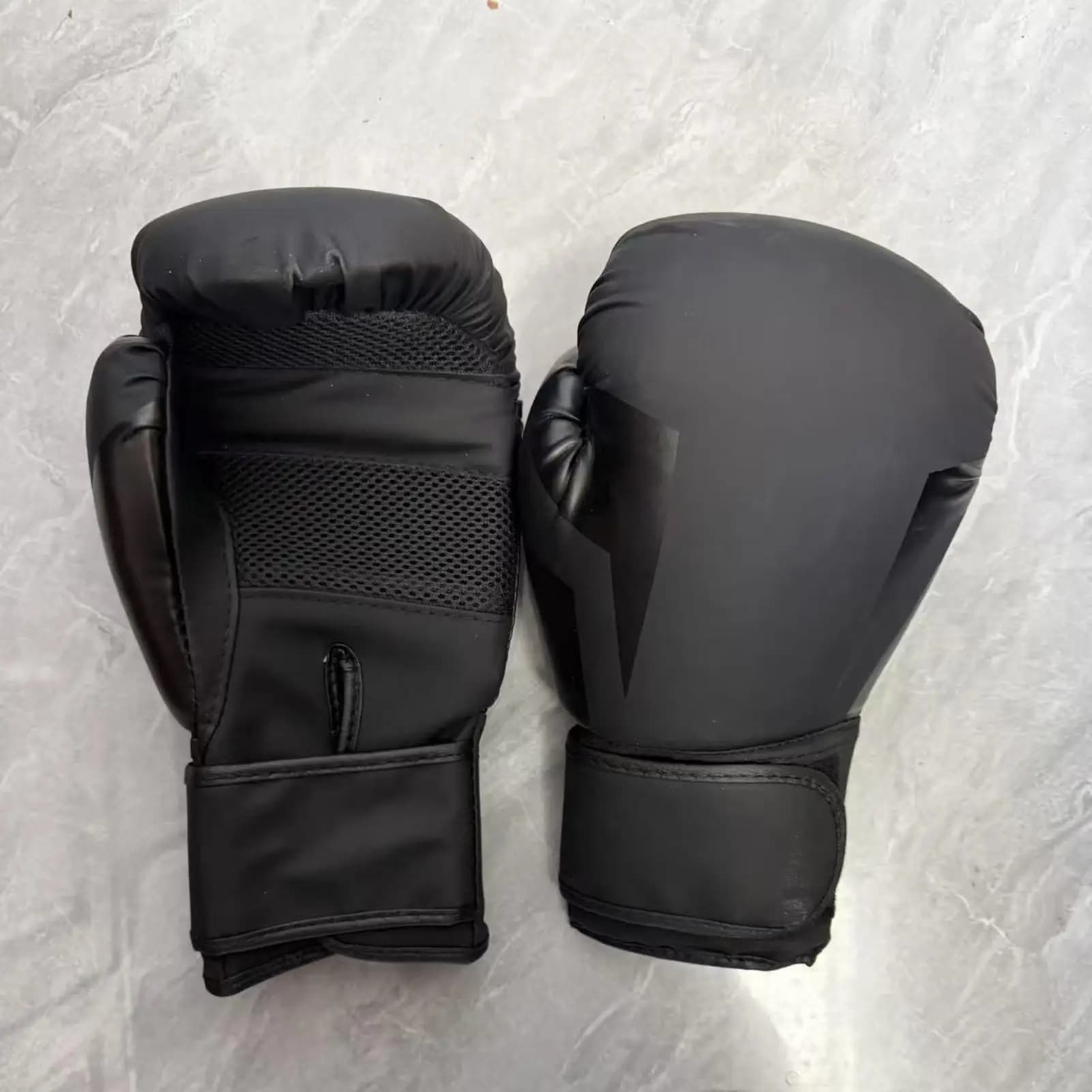 12oz Black Boxing Gloves Kickboxing Gloves Punching Exercise Equipment Adults Boxing Protective Gloves for Men Women