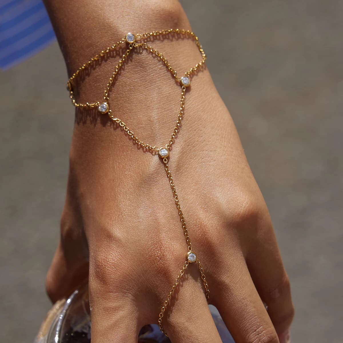 Yori Bracciale con nappa a rete con zirconi bianchi 18 carati placcato PVD Regali in metallo lucido impermeabile per gioielli fidanzata