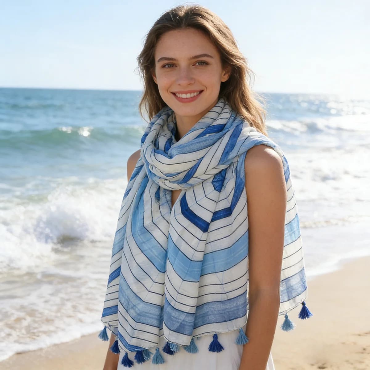 Sciarpa Geometrica Blu e Bianca da Donna, Sciarpa Leggera in Poliestere, Scialle con Nappe 88x180cm, Ideale per Uso Quotidiano e Vacanze