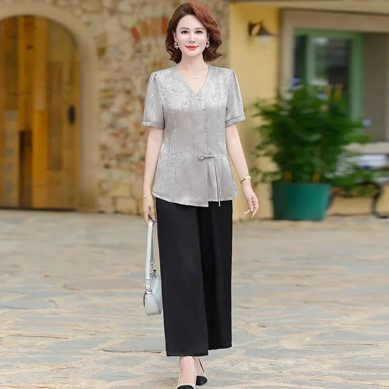 New Chinese Style Women's Shirt with V-neck and Court Sleeves, Elegant Top for Mid-Eight Wedding Guests in Silver