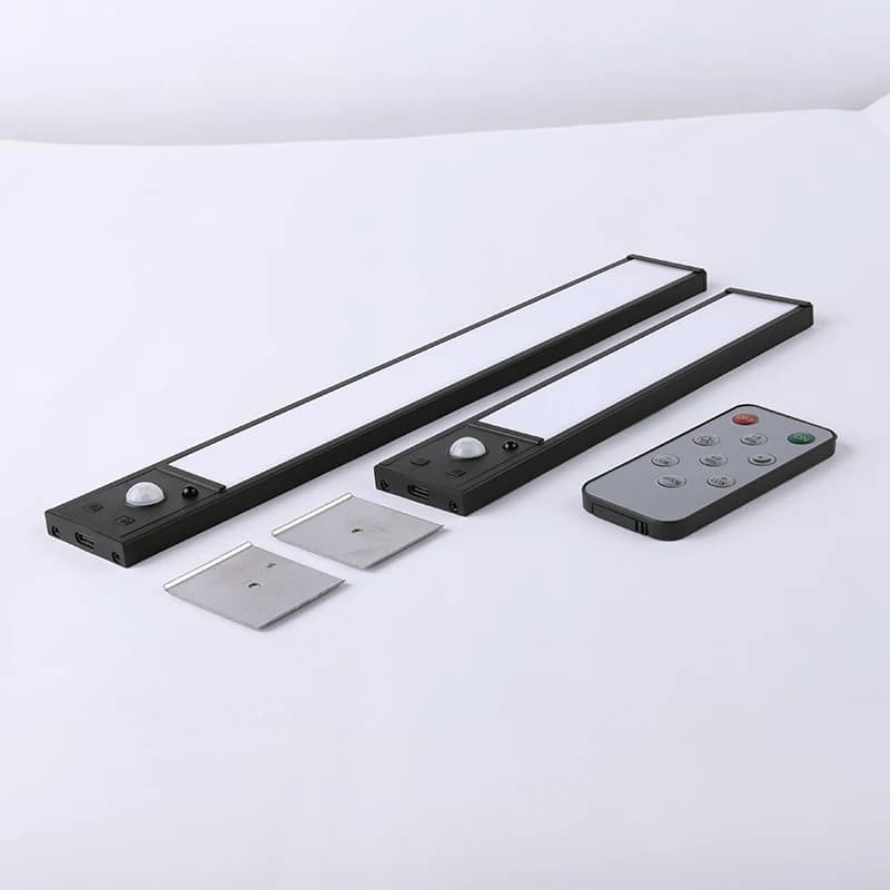 Lampada da armadio da 20 cm con sensore di movimento ricaricabile di tipo C, magnete a tre colori in una lampada per illuminazione interna dell'armadio da cucina