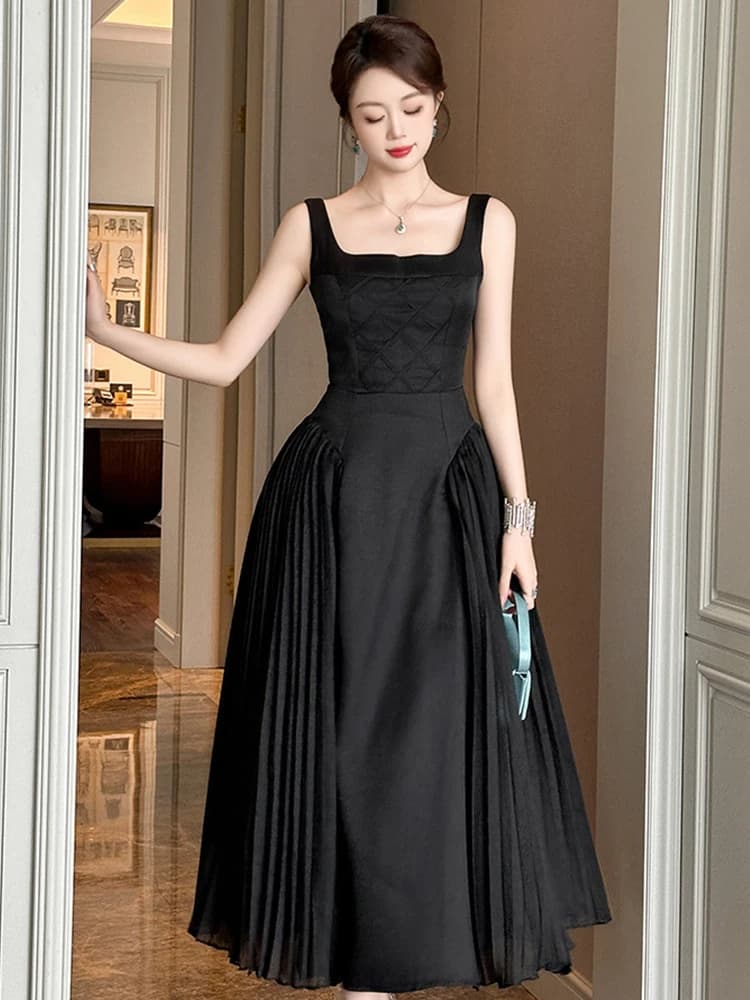 Abito Lungo Elegante da Donna Nero Sexy con Spalline Sottili e Pieghe, Vestito Maxi Elegante per Feste Serale, Club, Ballo di Fine Anno, Nuovo