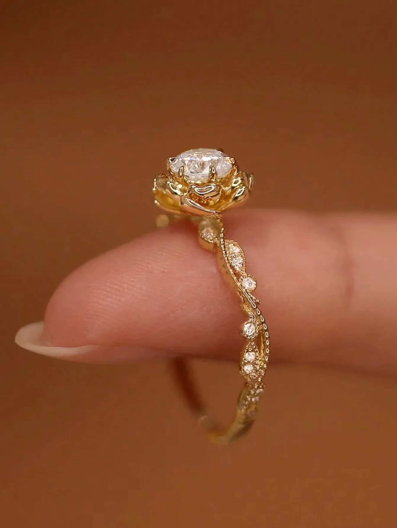 S925 Fiore di rosa intarsiato Zircone Anello in argento sterling Europeo e americano Luce di lusso Moda squisita Elegante romantico Anniversario Gioielli da sposa Gioielli di fascia alta per mamma e moglie Gioielli di fascia alta