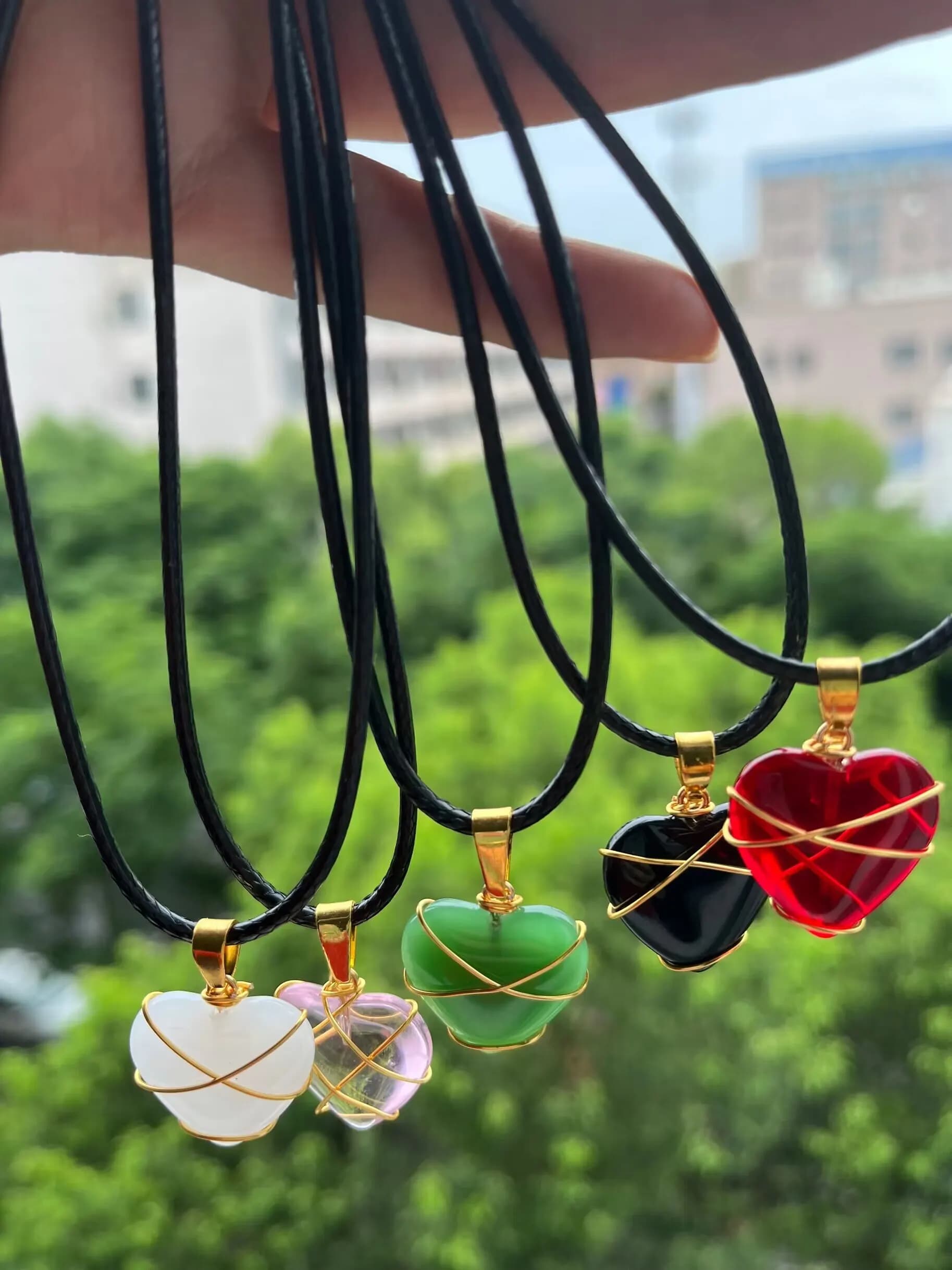 LLL 5 pz/set Pietra Naturale E Collana di Cristallo per Le Donne Bella A Forma di Cuore Pietra Pendolo Amehtysts Opale Viola Cristallo Choke