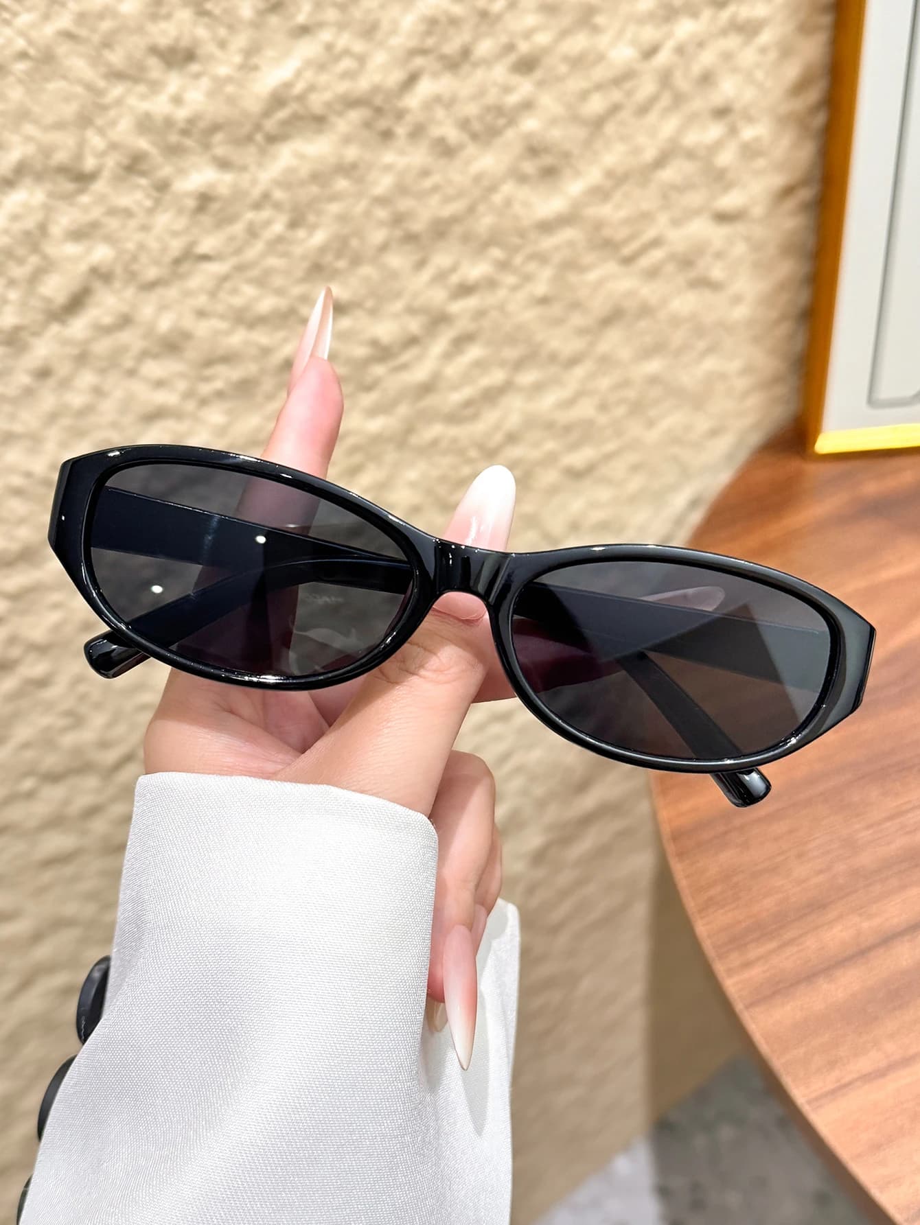 1Pc Retro Fashion Cat-Eye Narrow Frame Sunglasses Classic Versatile Basic Item Sunglasses for Daily Outings Vacation Outfits Dri