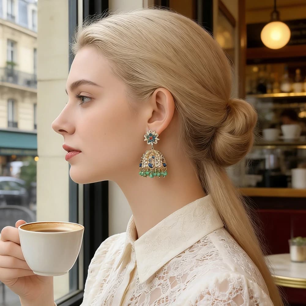 Orecchini Pendenti Indiani Jhumka Jhumki in Zircone con Perline di Cristallo e Nappe a Campana, Stile Etnico Gipsy Bollywood, Gioielli da Sposa per Feste e Regali