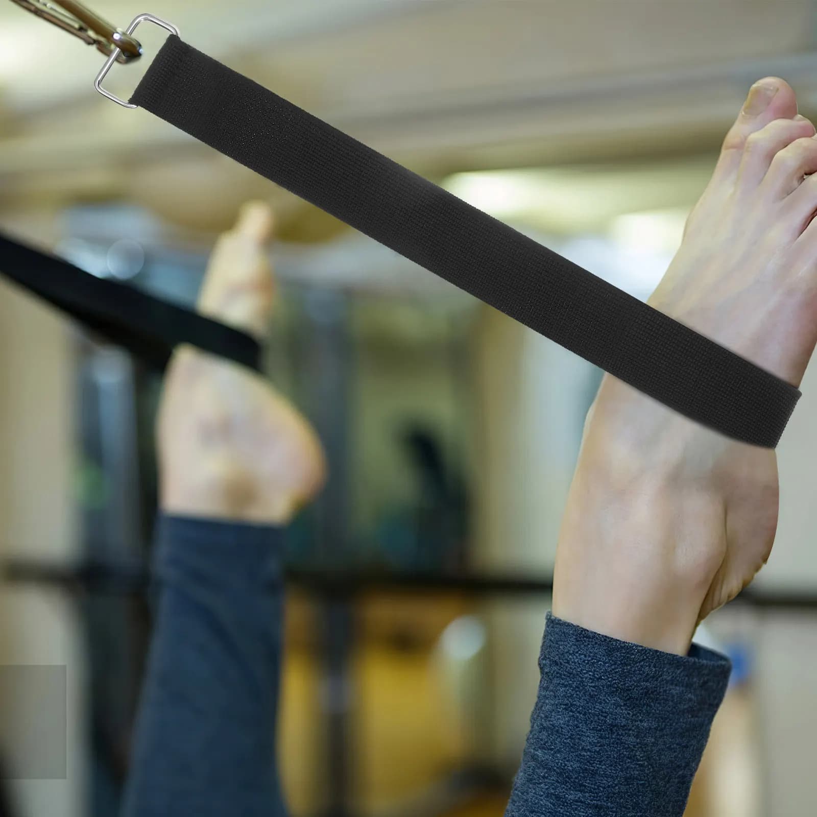 4 Pezzi Cinghie Regolabili con Gancio e Anello, Resistenti e Riutilizzabili, Elastici per Organizzare e Gestire Cavi e Fili