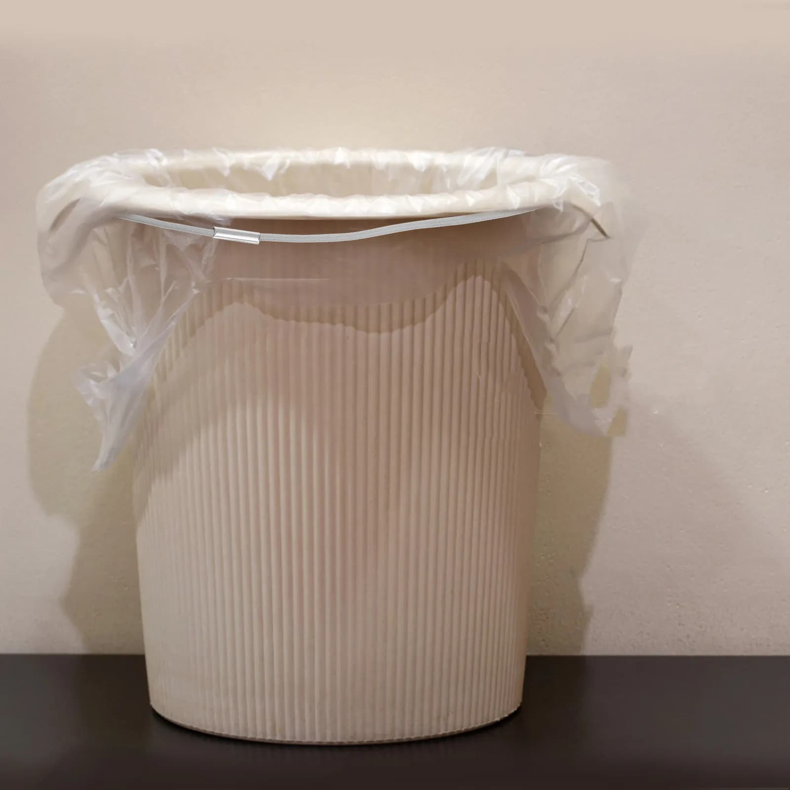 3 Pezzi Elastici per Pattumiera, Fasce in Gomma Riutilizzabili Leggere e Flessibili per Sacchi della Spazzatura, Fissaggio Sicuro per Casa e Ufficio, Antiscivolo