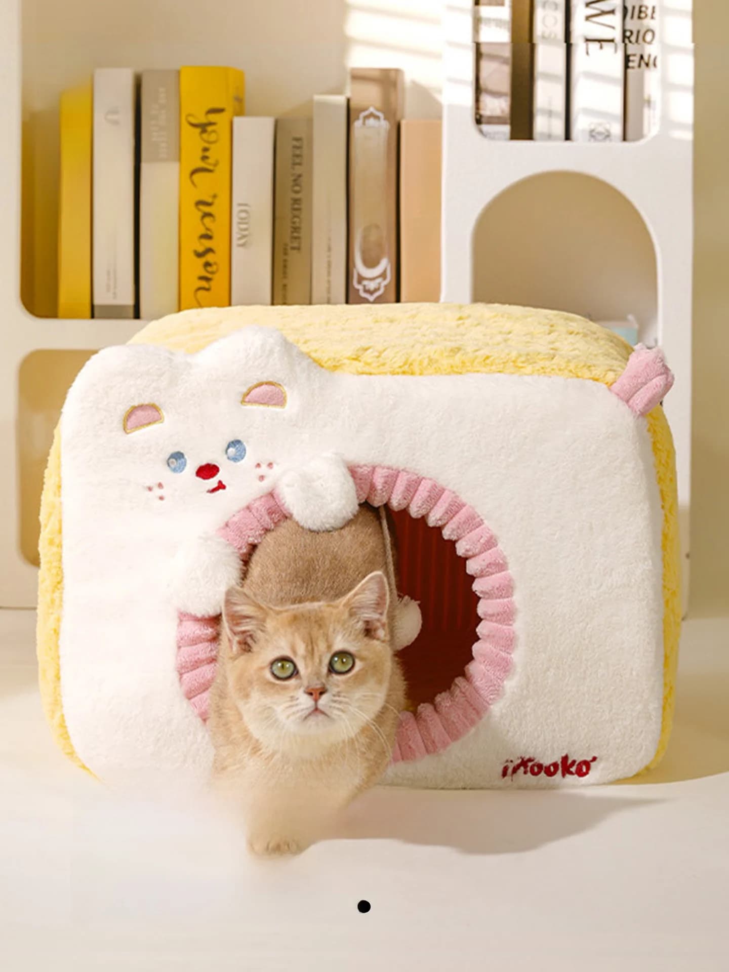 Warm and Safe Winter Animals, Sleeping Bag for Dogs, Soft Material Cotton PP with Non-slip Fund for Interior