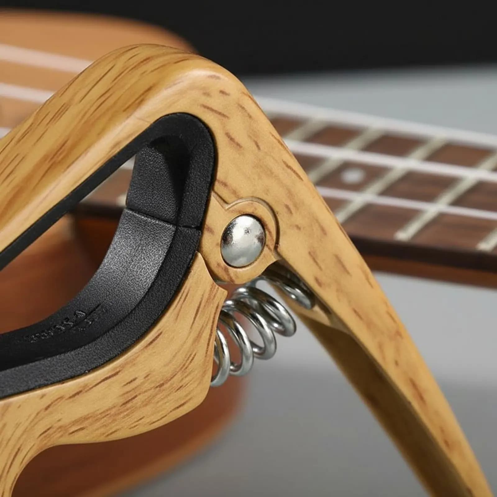 Morsetto per corde di ukulele dal design accattivante, morsetto per accordatura con cuscinetto morbido protettivo, accessorio per strumento musicale