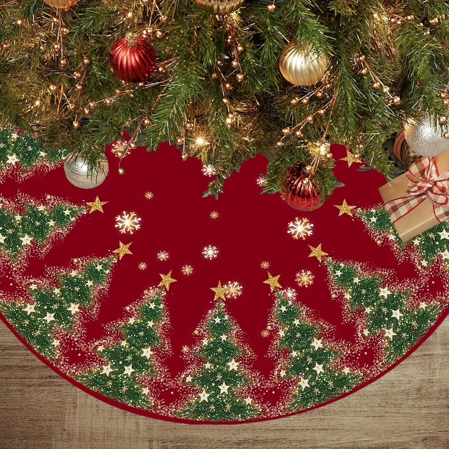 VIKAMA Gonna per albero di Natale, design con fiocchi di neve e rami di pino, decorazioni per la casa festive, per feste invernali, facile da pulire, lavabile