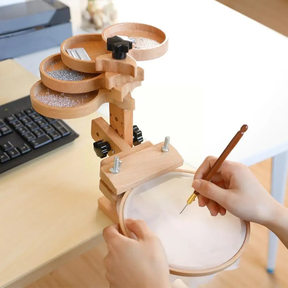 Supporto da pavimento regolabile per ricamo, 360 ° Supporto girevole in legno con cerchio per punto croce, quilting e ricamo a mani libere