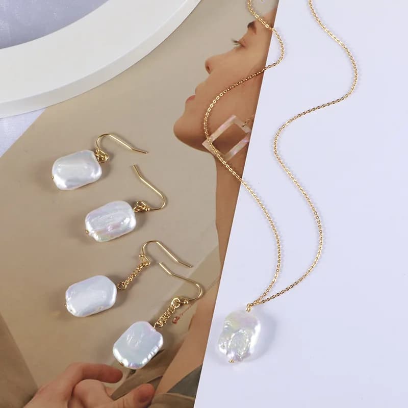 2025 Autunno Inverno Classico Rettangolo Irregolare Perla D'acqua Dolce Semplice Placcato Oro Amo Orecchini Collana Set di Gioielli