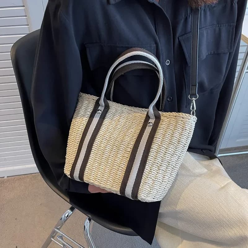 Summer straw tote bag hand-woven large capacity versatile oblique shoulder handbag for women