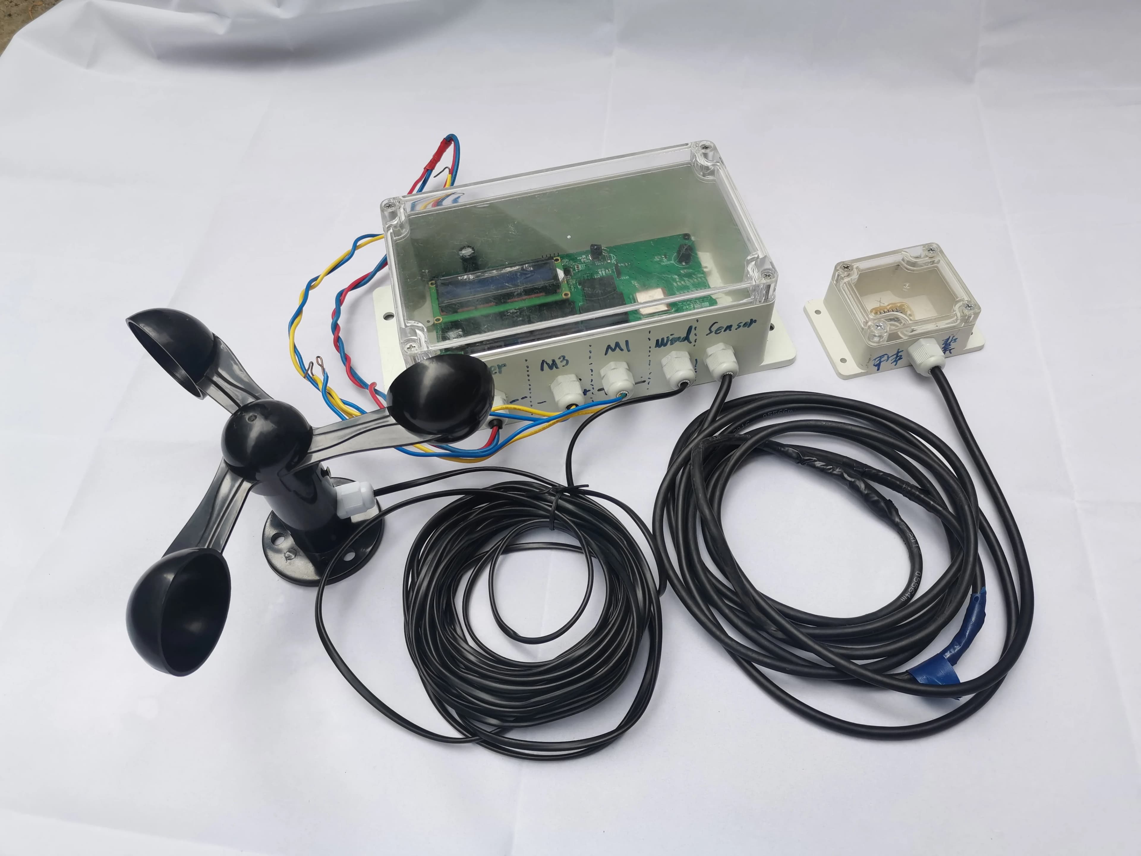 Sistema di orientamento del pannello solare del produttore automatico del controller del tracciamento solare ad asse singolo TLF