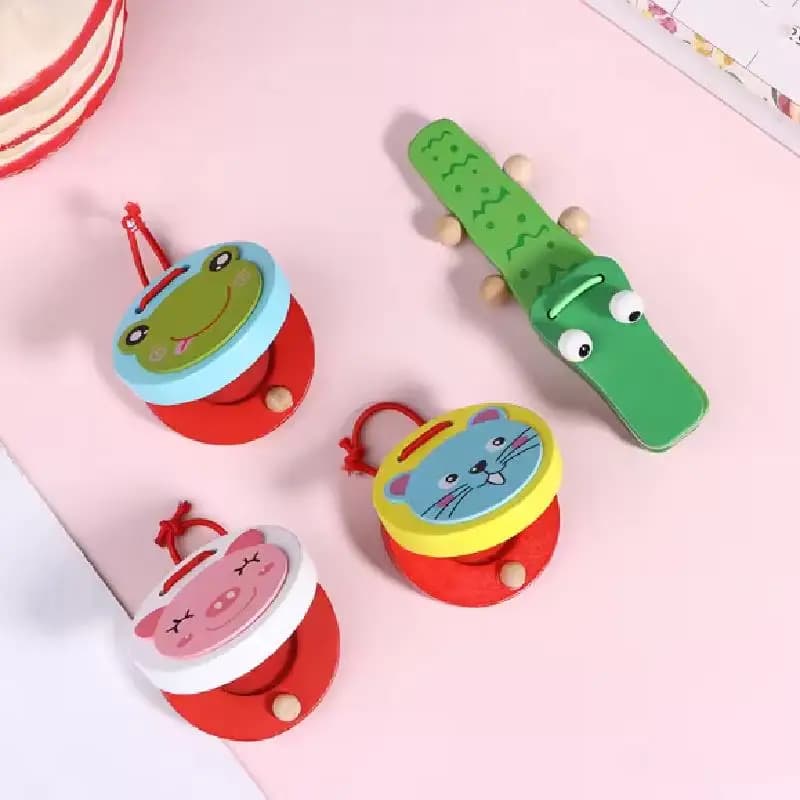 Giocattoli educativi per bambini, castagnette in legno a forma di cartone animato, strumenti musicali, sonaglio per neonati, strumenti musicali giocattolo con manico