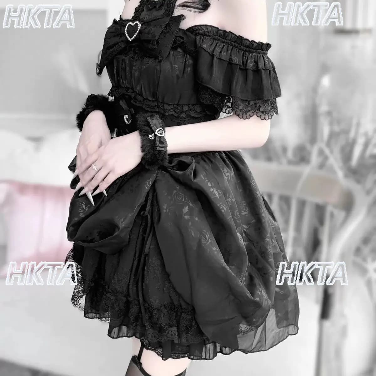 Prodotto in massa giapponese Collo in pizzo Fiocco sottile Vita Tirare il pendolo Abito nero Donna Subcultura Goth Abito con spalle scoperte Abito da ballo