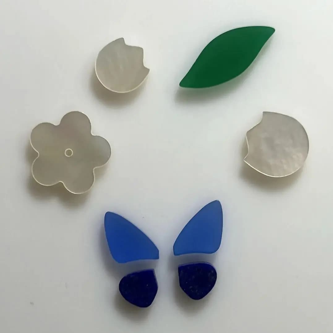 Nuovo Design Bracciale e Anello con Quadrifoglio in Agata Blu, Madreperla Bianca e Lapislazzuli, Portafortuna a Forma di Farfalla
