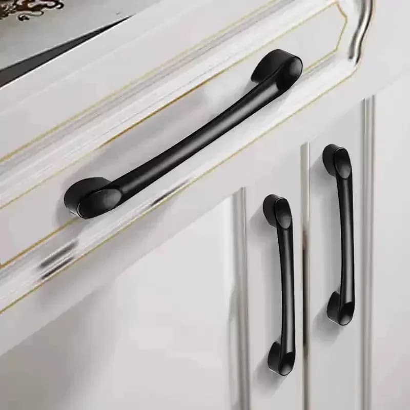 ‌ Maniglie per cassetti serie Black a foro singolo: design rotondi e quadrati per armadi, guardaroba, cassettiere e cucine ‌