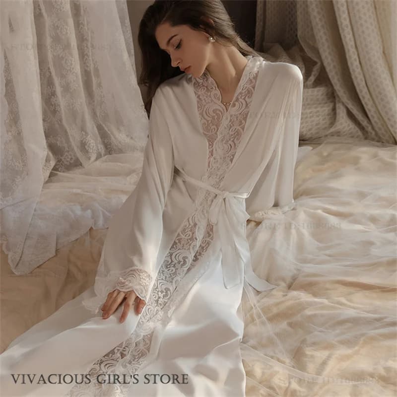 Abito da sposa da sposa Abito da sposa in raso di seta bianco ghiaccio lungo Kimono Accappatoio Abito sexy in pizzo Camicia da notte Abbigliamento per la casa Pigiama ampio