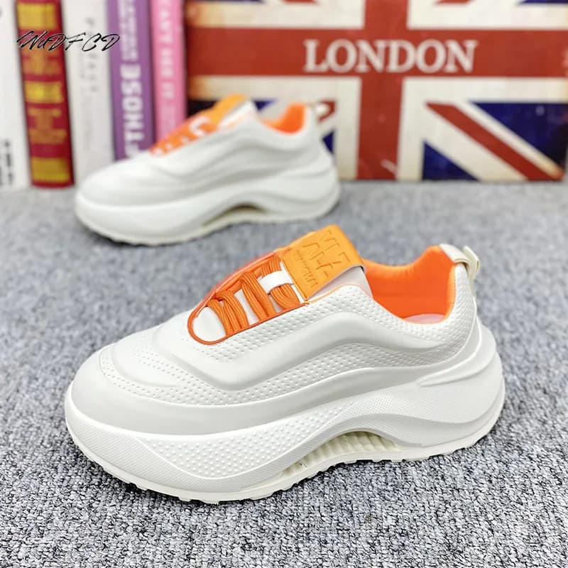 Chunky Sneaker uomo Designer Hollow Sole scarpe da corsa moda Casual in pelle di vacchetta secondaria altezza scarpe con plateau aumentate