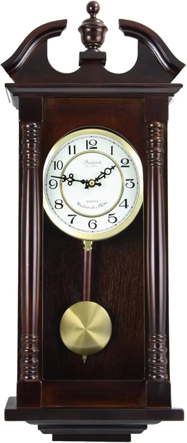 Orologio da parete classico con fuoco e pendolo oscillante, finitura rovere ciliegio, 4,75 x 11,75 x 27,50 pollici