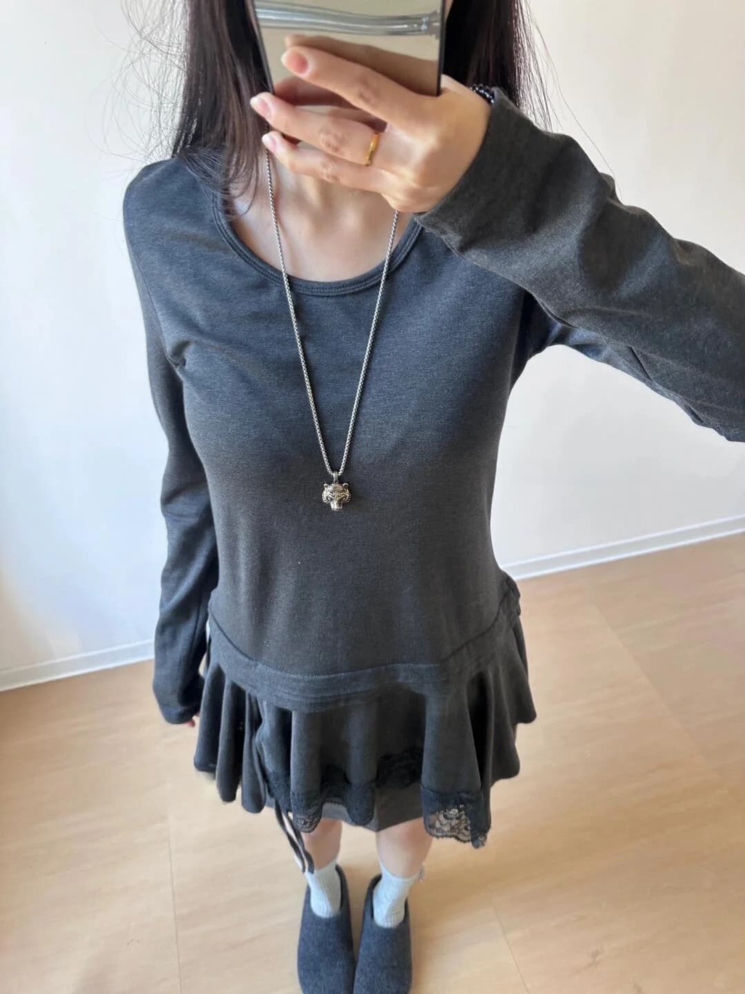 Slim Fit Long Sleeve round Neck T-Shirt Women's Inner Wear Lace Trim Bell Sleeve Base Shirt Korean Style Commute Cotton Top