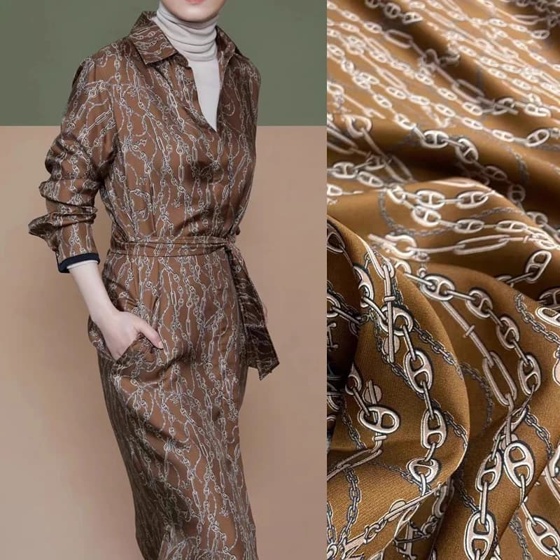 140 cm di larghezza 21 mm tessuto di seta twill elastico con catene stampa per cucito fai da te tessuto di spandex di seta per pigiama abito marrone R2360