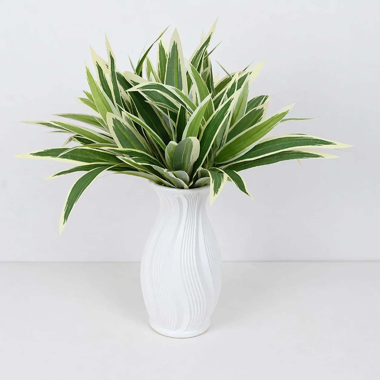 5PCS Artificial Spider Plant Fake Greenery Plants UV Resistant Outdoor Faux Plants Bushes for Indoor Table Outdoor Planter Decor