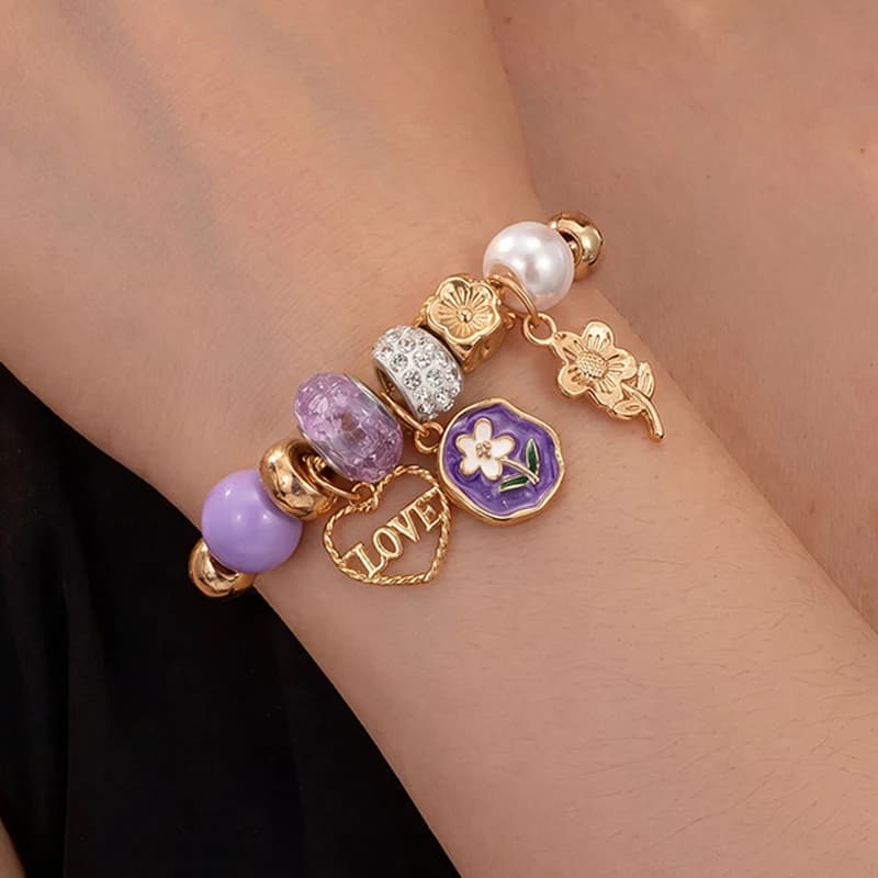 1pc Charming Beaded Bracelet with Shell, Flower & Strawberry – Handmade Boho Jewelry for Everyday Charm.