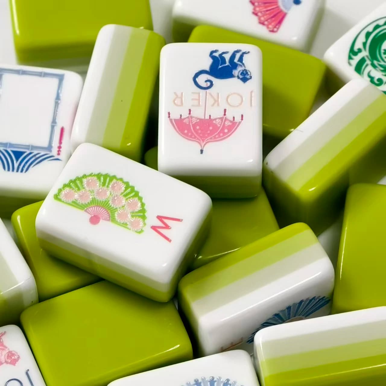Luxury light green design four-layer acrylic American mahjong tiles wholesale, suitable for family games