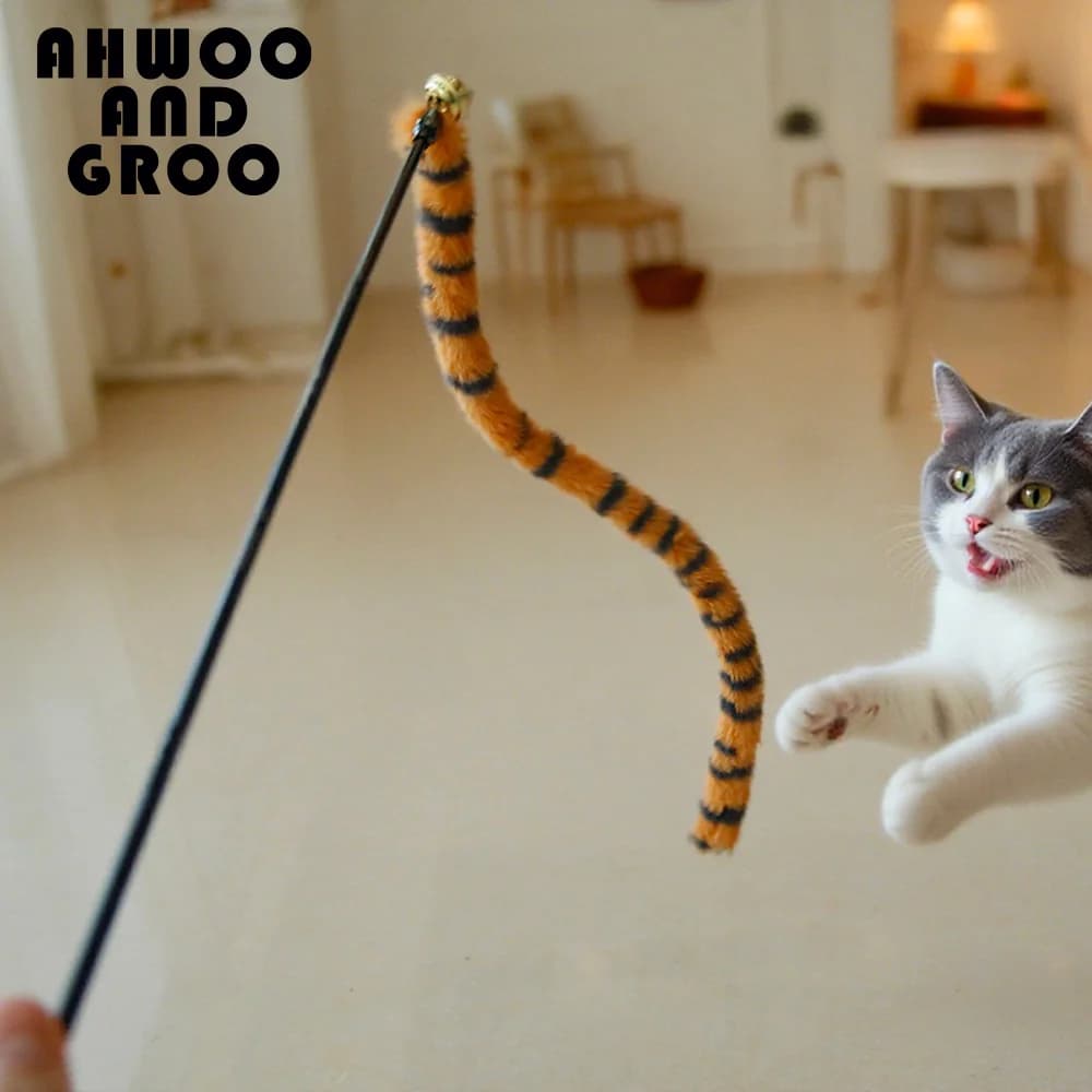Bacchetta Teaser per Gatti con Strisce da Tigre, Giocattolo Interattivo per Gattini, Bacchetta Divertente con Piume Colorate, Accessorio per Gatti Domestici