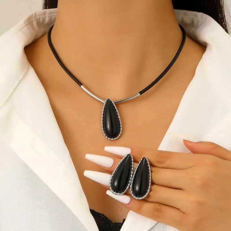Vintage Black Waterdrop Pendant Necklaces for Women Ladies Exaggerated Design Fashion Necklaces Earrings Sets Jewelry Wholesale